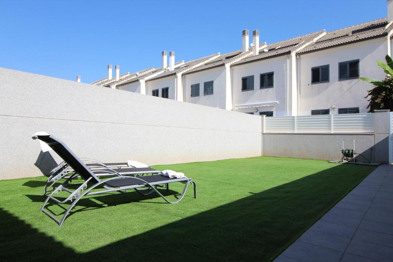 فيلا ساغونتوفي Global Properties, Bonito Adosado Con Jardin En La Playa De Almarda المظهر الخارجي الصورة