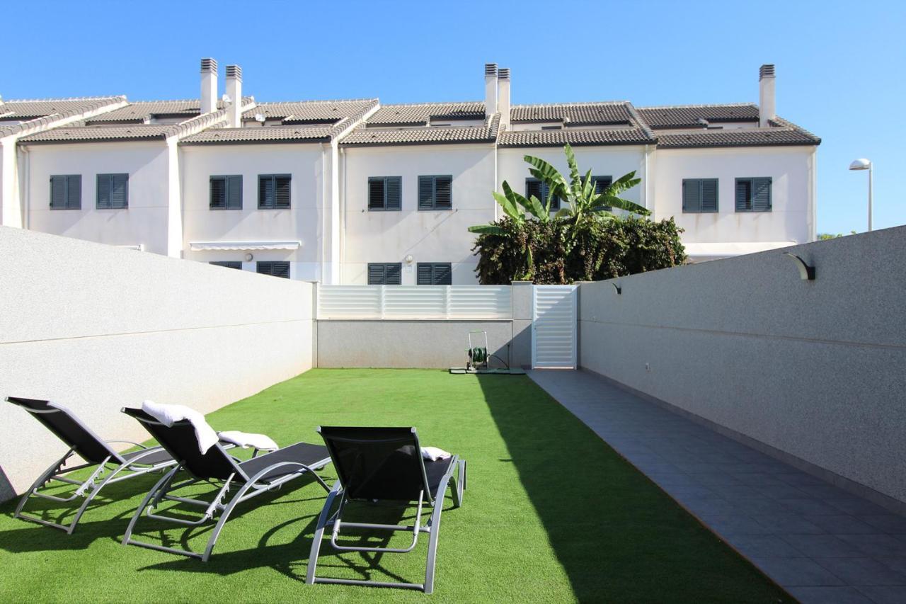 فيلا ساغونتوفي Global Properties, Bonito Adosado Con Jardin En La Playa De Almarda المظهر الخارجي الصورة